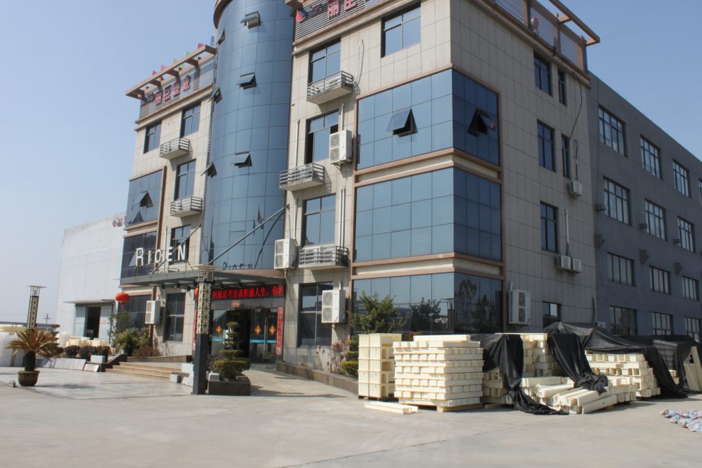 空心六角護(hù)坡模具廠具備哪些因素才能體現(xiàn)其專業(yè)性？